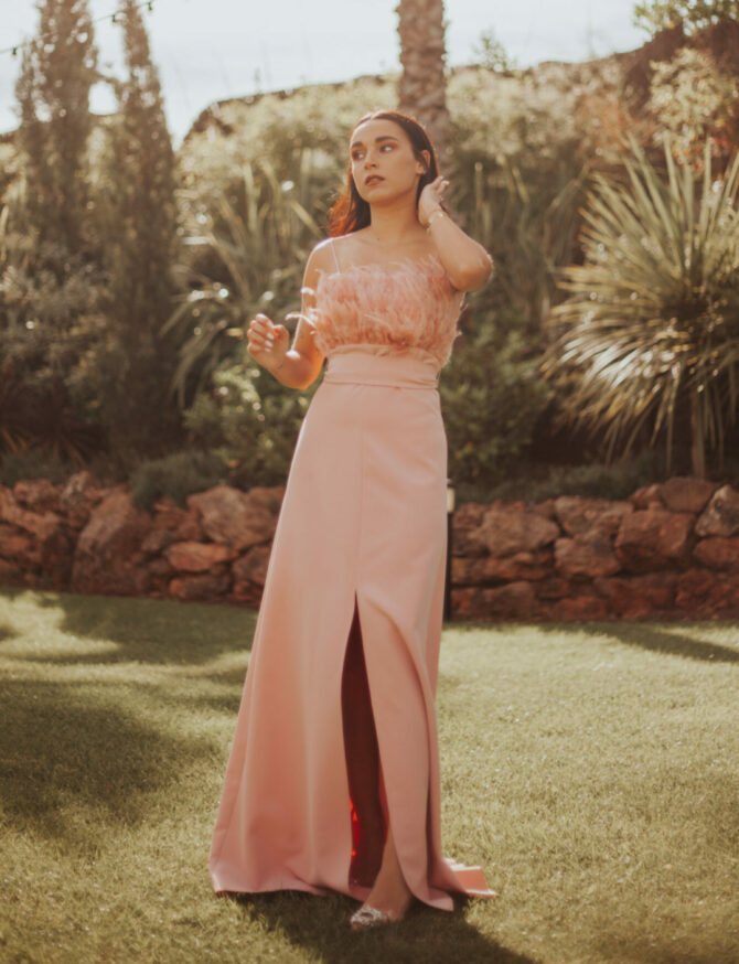 Vestido largo plumas